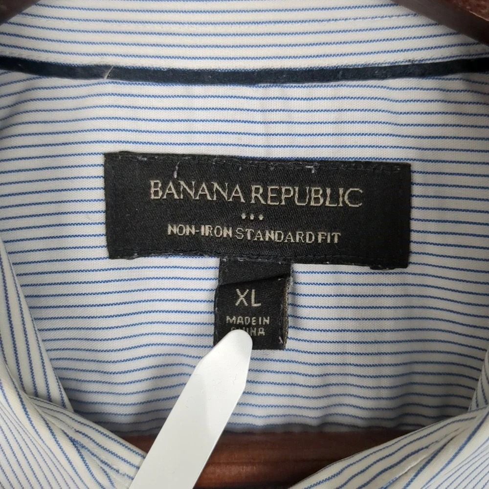 Banana Republic Mens XL Blue White Pinstripe Non-Iron Standard Fit Dress Shirt‎